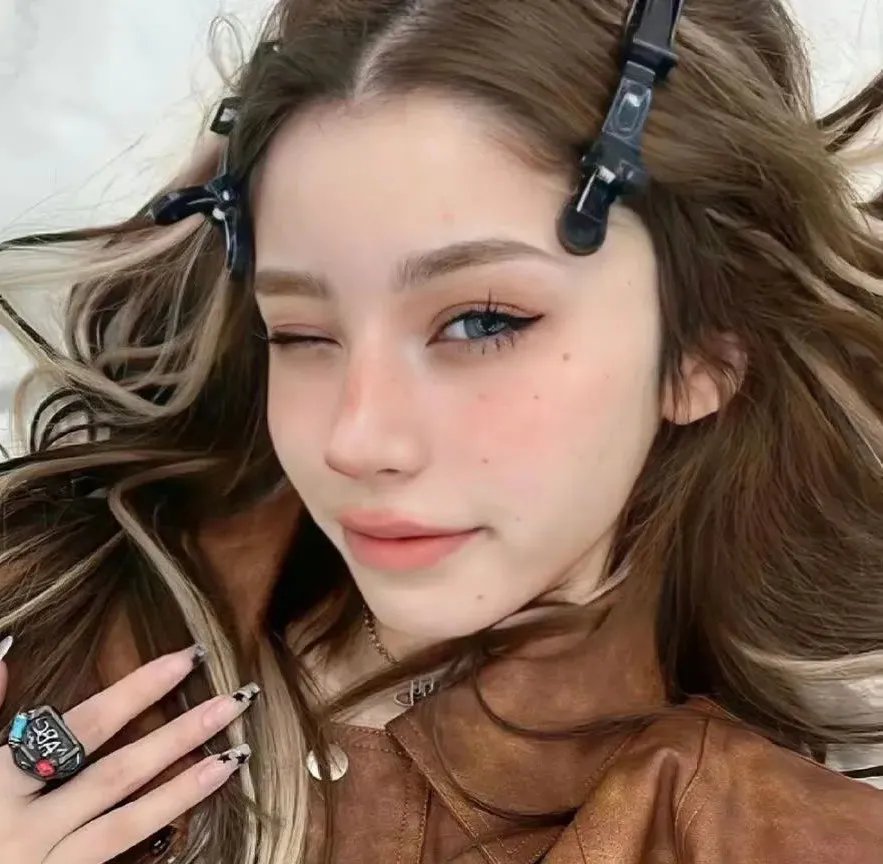 间谍亚契第六季海报