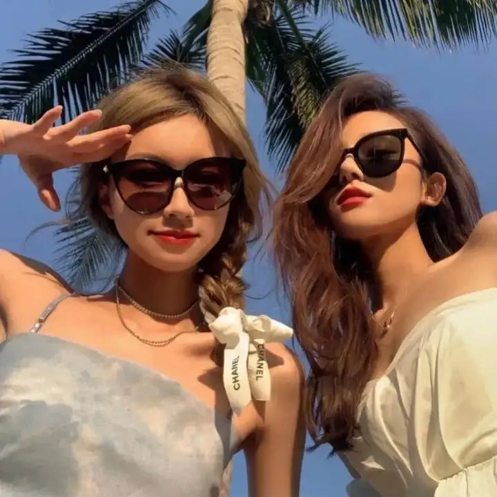 碧比海报